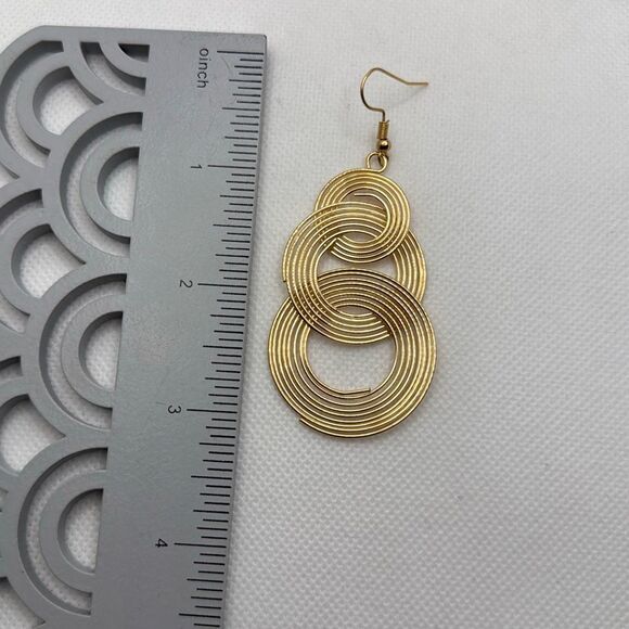 NWOT Exaggerated 70’s style disco circle fishhook earrings - Picture 3 of 3